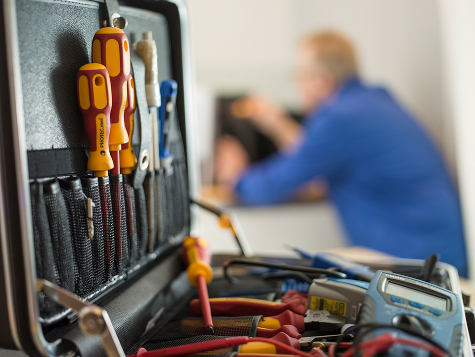 C F022411 bei Elektro Bär GmbH in Neuendettelsau