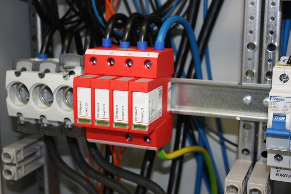U berspannungsschutz bei Elektro Bär GmbH in Neuendettelsau